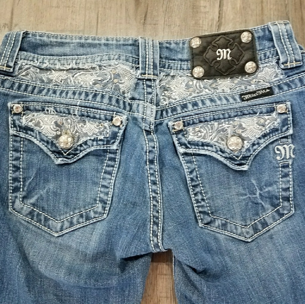 Miss Me womans size 29 capris